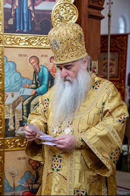 Божественная литургия в храме в честь Нерукотворного Образа Спасителя г .Саратова
