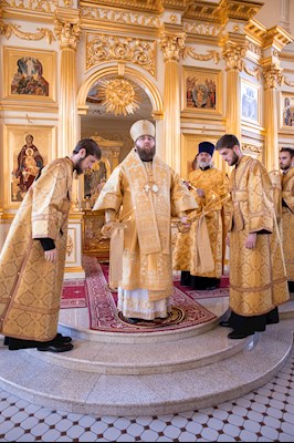 Митрополит Игнатий совершил Божественную литургию в храме во имя святого апостола и евангелиста Иоанна Богослова при СПДС