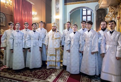Митрополит Игнатий совершил Божественную литургию в Свято-Духовском соборе г. Саратова