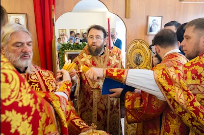 Митрополит Игнатий совершил Великое освящение храма Архангела Михаила с. Курдюм и первую Божественную литургию в новоосвященном храме