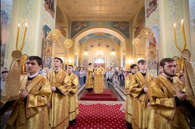 Митрополит Игнатий совершил Божественную литургию в Покровском соборе г. Саратова