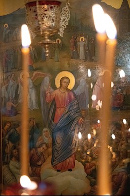Митрополит Игнатий совершил Божественную литургию в Свято-Троицком кафедральном соборе Саратова