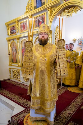 Митрополит Игнатий совершил Божественную литургию в Трехсвятительском храме г. Саратова