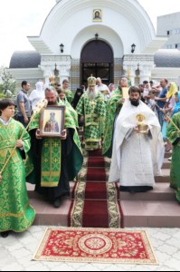 Божественная литургия в храме во имя святителя Луки (Войно-Ясенецкого) города Саратова