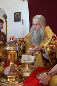 Божественная Литургия в храме святых первоверховных апостолов Петра и Павла г.Красноармейска