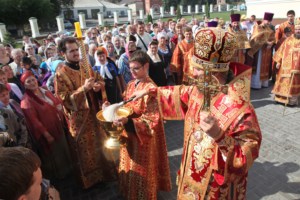 Божественная литургия в Свято-Троицком кафедральном соборе города Вольска