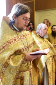 Божественная литургия на Архиерейском подворье — храме во имя преподобного Серафима Саровского г. Саратова