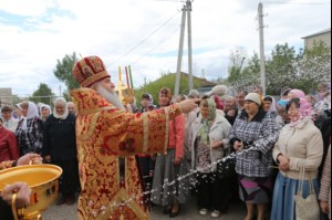Божественная литургия в храме в честь Покрова Пресвятой Богородицы р.п. Новые Бурасы