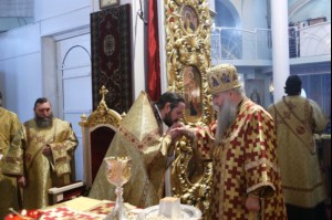 Божественная литургия в храме во имя Всех Святых, в земле Российской просиявших г. Саратова