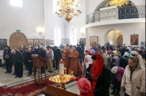 Божественная литургия в храме во имя святых первоверховных апостолов Петра и Павла г. Аткарска