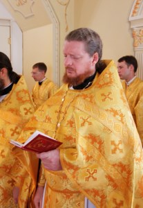 Божественная литургия на Архиерейском подворье — храме во имя святого апостола и евангелиста Иоанна Богослова при Саратовской православной духовной семинарии
