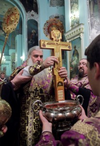 Всенощное бдение c Чином Воздвижения Креста в храме в честь Сошествия Святого Духа города Саратова