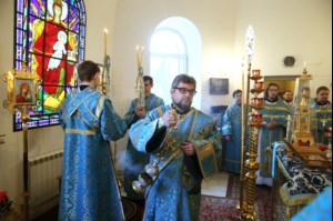 Божественная литургия на Архиерейском подворье – храме в честь иконы Божией Матери «Утоли моя печали» г.Саратова