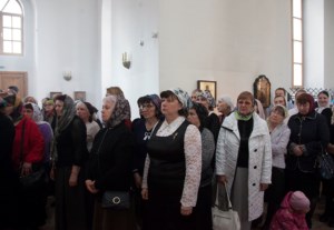 Литургия Преждеосвященных Даров, малое повечерие, утреня и первый час на Архиерейском подворье — храме во имя святых равноапостольных Кирилла и Мефодия при СГУ