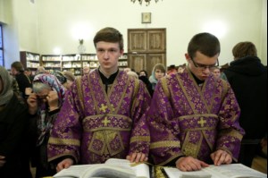 Всенощное бдение на Архиерейском подворье – храме во имя преподобного Серафима Саровского г.Саратова