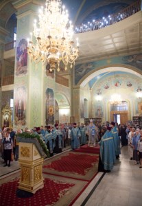 Всенощное бдение в храме в честь Покрова Пресвятой Богородицы г.Саратова
