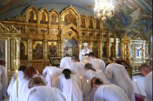 Крещальная литургия в Свято-Троицком соборе Саратова