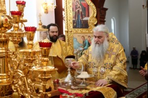 Божественная литургия в храме в честь Нерукотворного Образа Спасителя г. Саратова
