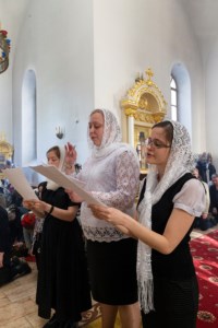 Литургия Преждеосвященных Даров, малое повечерие и утреня Великого Четвертка на Архиерейском подворье — в храме во имя святых равноапостольных Мефодия и Кирилла при СГУ
