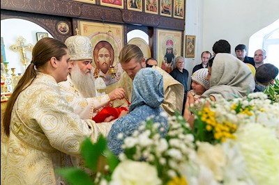 Божественная литургия в храме святителя Тихона Задонского г. Саратова