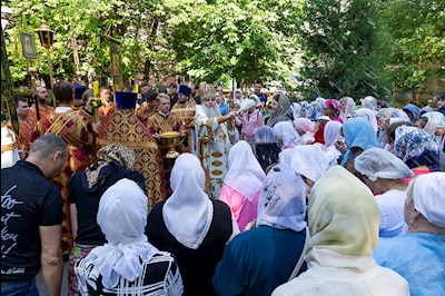 Божественная литургия в храме во имя великомученика и целителя Пантелеимона г. Саратова