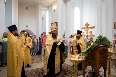 В саратовских храмах отметили День Крещения Руси