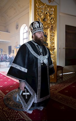 Митрополит Игнатий совершил вечернюю Литургию Преждеосвященных Даров в храме во имя святого апостола и евангелиста Иоанна Богослова при Саратовской православной духовной семинарии