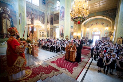 Митрополит Игнатий совершил Божественную литургию в Покровском соборе г. Саратова