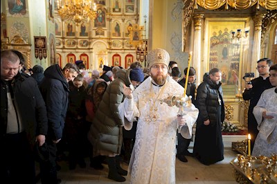 В Покровском соборе прошла торжественная встреча саратовских святителей