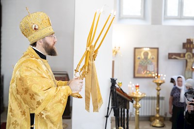 Митрополит Игнатий совершил Божественную литургию в храме в честь иконы Божией Матери «Всех скорбящих Радость» г. Саратова