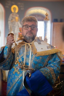 Митрополит Игнатий совершил Божественную литургию в Свято-Троицком кафедральном соборе Саратова