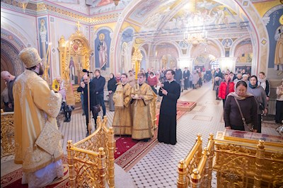 Митрополит Игнатий совершил Божественную литургию в Свято-Троицком кафедральном соборе г. Саратова