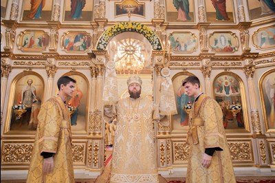 Митрополит Игнатий совершил Божественную литургию в Покровском соборе г. Саратова