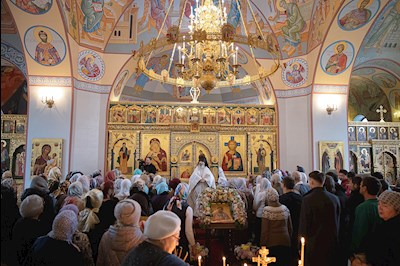 Митрополит Игнатий совершил Божественную литургию и панихиду в Свято-Никольском мужском монастыре г.Саратова