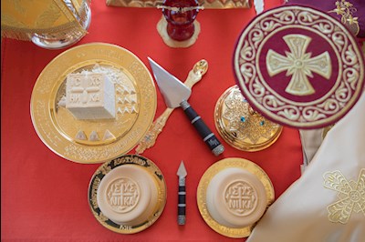 Митрополит Игнатий совершил Божественную литургию в Трехсвятительском храме г. Саратова