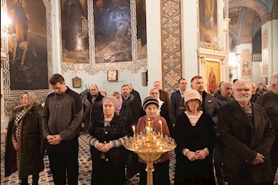 Митрополит Игнатий совершил всенощное бдение в Духосошественском соборе г. Саратова