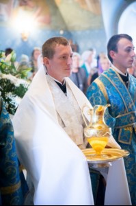 Литургия в Свято-Троицком кафедральном соборе Саратова