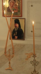 Митрополит Лонгин совершил панихиду по Архиепископу Александру (Тимофееву)