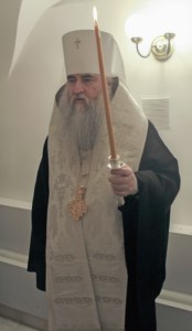Митрополит Лонгин совершил панихиду по Архиепископу Александру (Тимофееву)