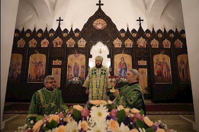 Митрополит Игнатий совершил Литургию Преждеосвященных Даров в храме в честь иконы Божией Матери «Всех скорбящих Радость» г. Саратова