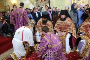 Митрополит Лонгин совершил Чин умовения ног