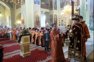 Великая Пасхальная вечерня в Покровском храме Саратова