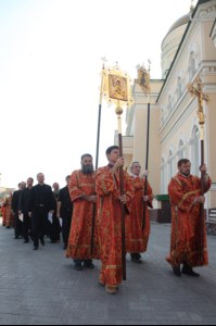 Божественная литургия в Свято-Троицком кафедральном соборе города Вольска