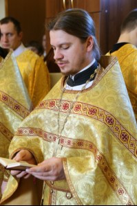 Божественная литургия на Архиерейском подворье — храме во имя преподобного Серафима Саровского г. Саратова