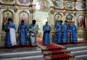 Всенощное бдение в храме в честь Покрова Пресвятой Богородицы г. Саратова