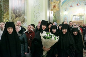 Митрополит Лонгин совершил Великую Рождественскую вечерню в Покровском храме Саратова