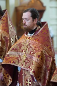 В Великий Четверг Митрополит Лонгин совершил Литургию Василия Великого и Чин умовения ног