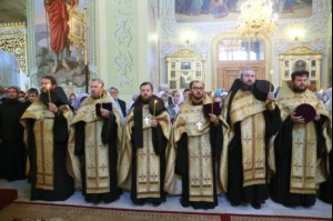 Встреча святых мощей святого равноапостольного князя Владимира и Всенощное бдение в храме в честь Покрова Пресвятой Богородицы г.Саратова