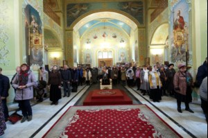 Божественная литургия в храме в честь Покрова Пресвятой Богородицы г. Саратова