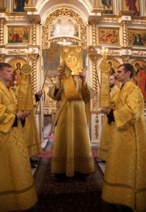 Божественная литургия в Свято-Троицком кафедральном соборе г. Покровска